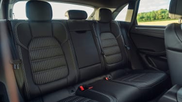 Porsche macan hotsell car seat